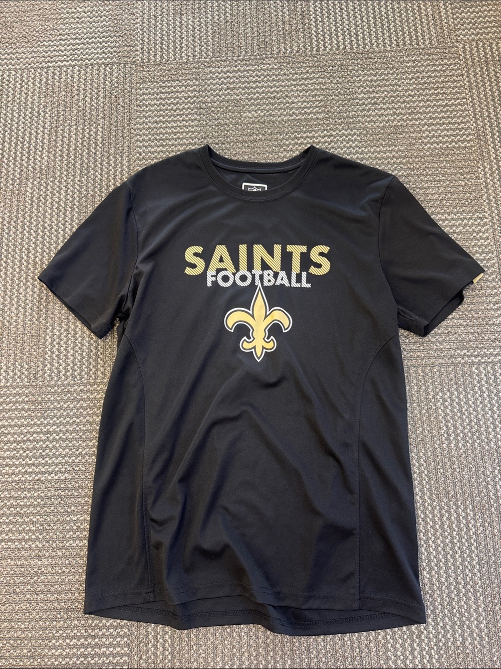 New Orleans Saints NFL Team Apparel Black T-Shirt, size L